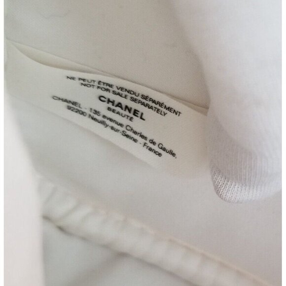 CHANEL Winter White Gold Makeup Bag Pouch 2024 Holiday Limited Edition NIB - Picture 10 of 10